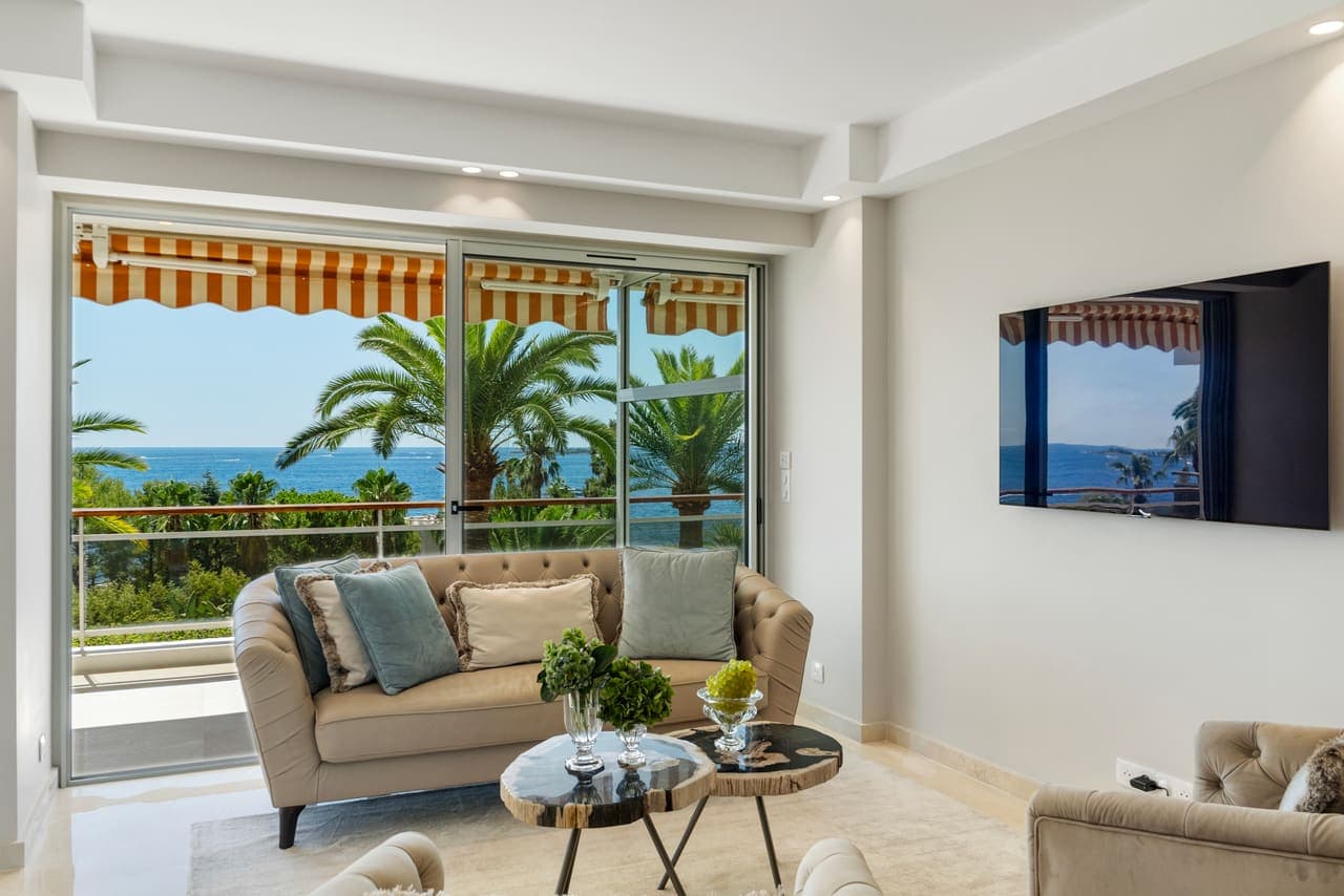 Séjour d’Appartement Joya ouvert sur la terrasse et la mer